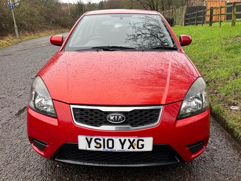 Used Kia Rio 95 HP (69 kW) 2010 Red Hatchback