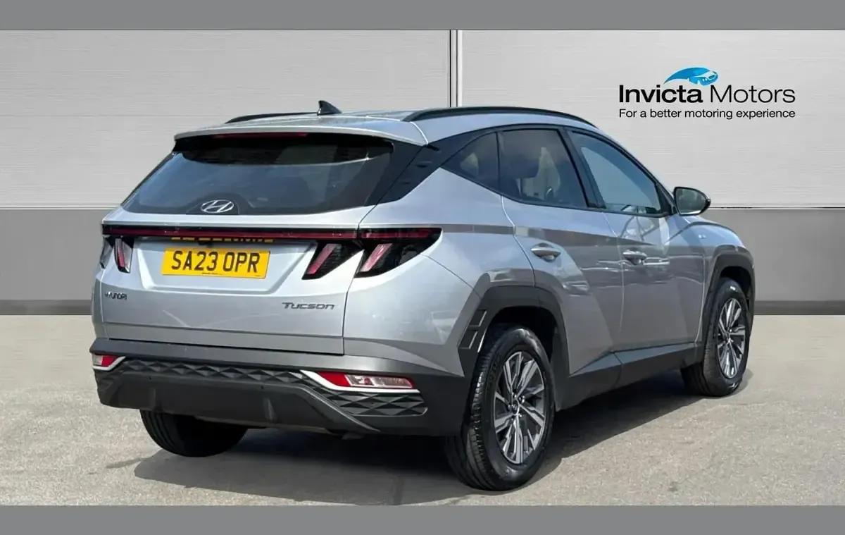 Usado Hyundai Tucson SE 147 HP (108 kW) 2023 Prateado SUV