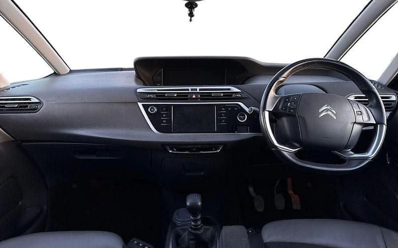 Used Citroën C4 SpaceTourer Flair 131 HP (96 kW) 2019 Red MPV