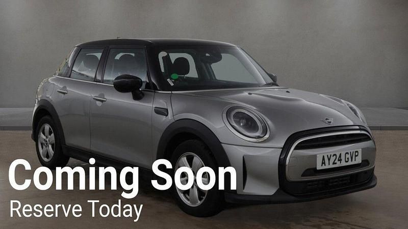 Used Mini Cooper Classic 134 HP (98 kW) 2024 Silver Hatchback