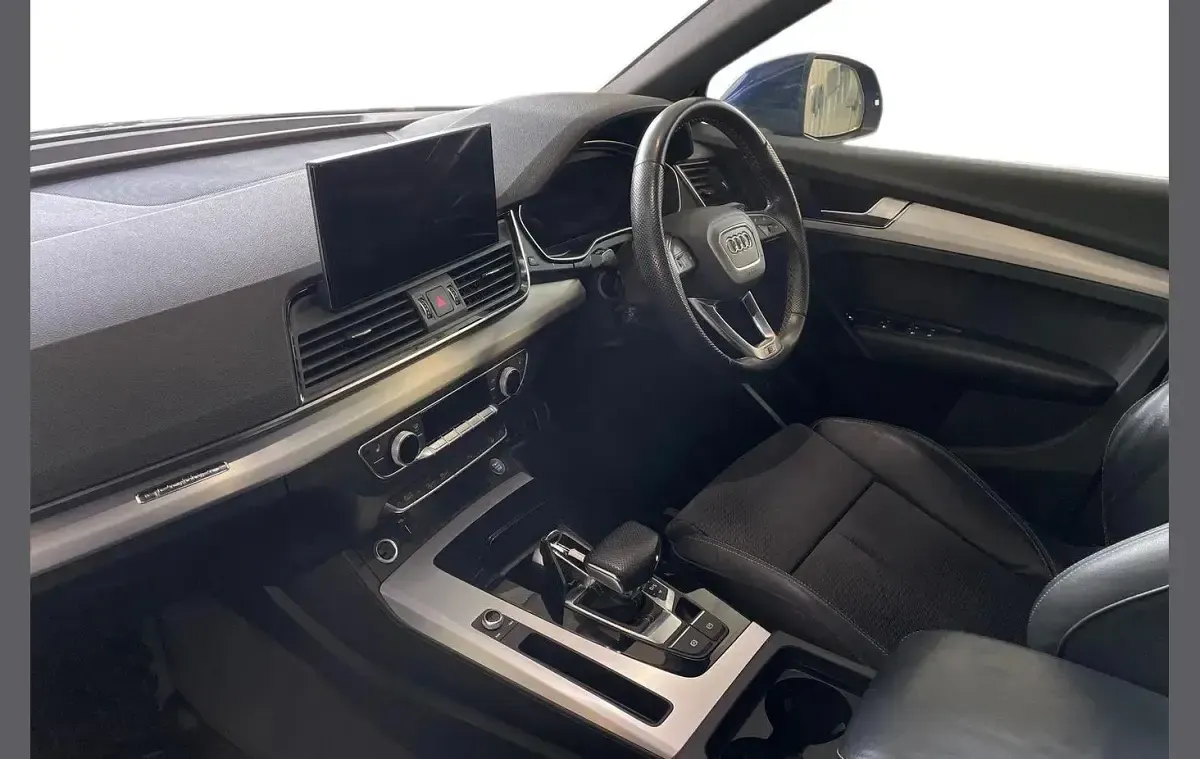 Used Audi Q5 S-Line 200 HP (147 kW) 2023 Blue SUV