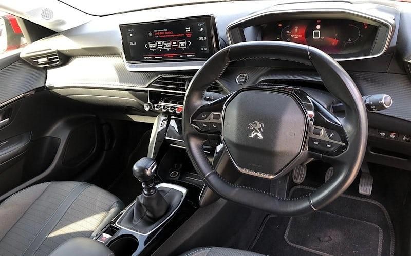 Used Peugeot 208 Allure Premium 102 HP (75 kW) 2022 Hatchback