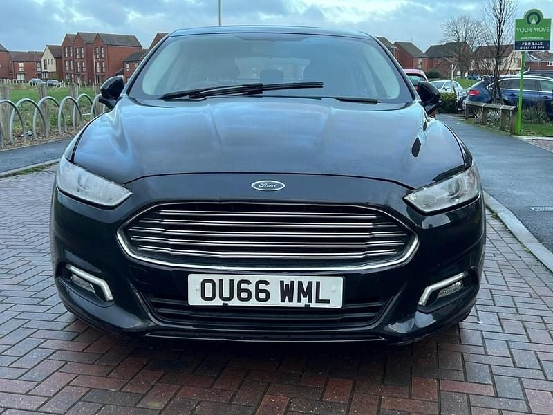 Used Ford Mondeo Zetec 160 HP (117 kW) 2016 Black Hatchback