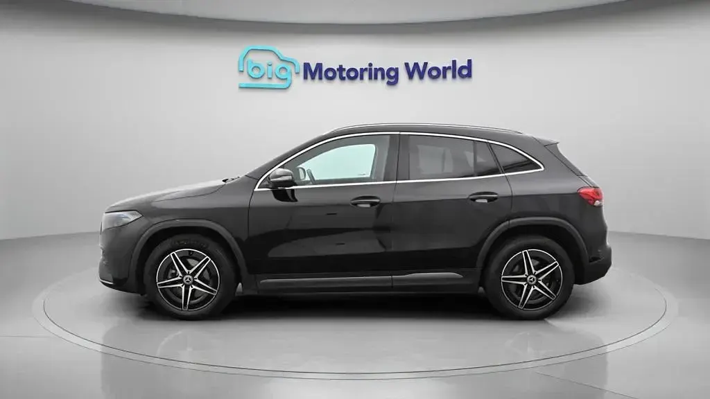 Begagnad Mercedes EQA300 AMG line 167 kW (228 HK) 2023 SUV