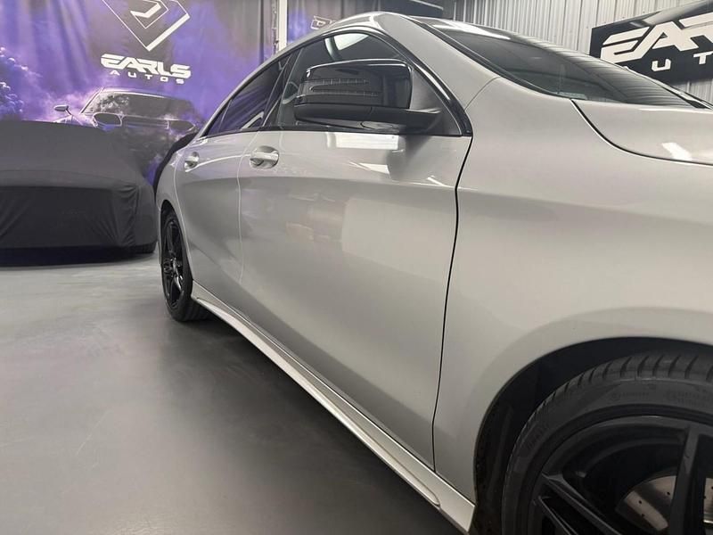 Usado Mercedes CLA220 AMG line 177 HP (130 kW) 2016 Prateado Sedan