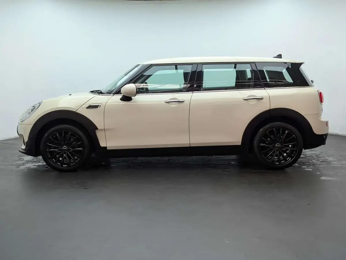 Used Mini Cooper Clubman 2018 White Estate