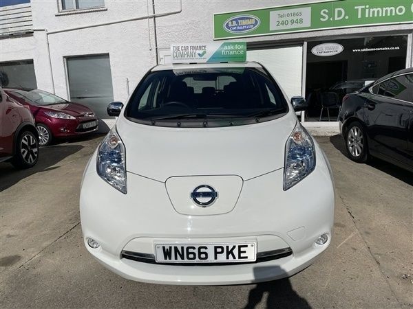 White Used 2016 Nissan Leaf Tekna Hatchback | £7,495 (Expensive) - Image 1/1