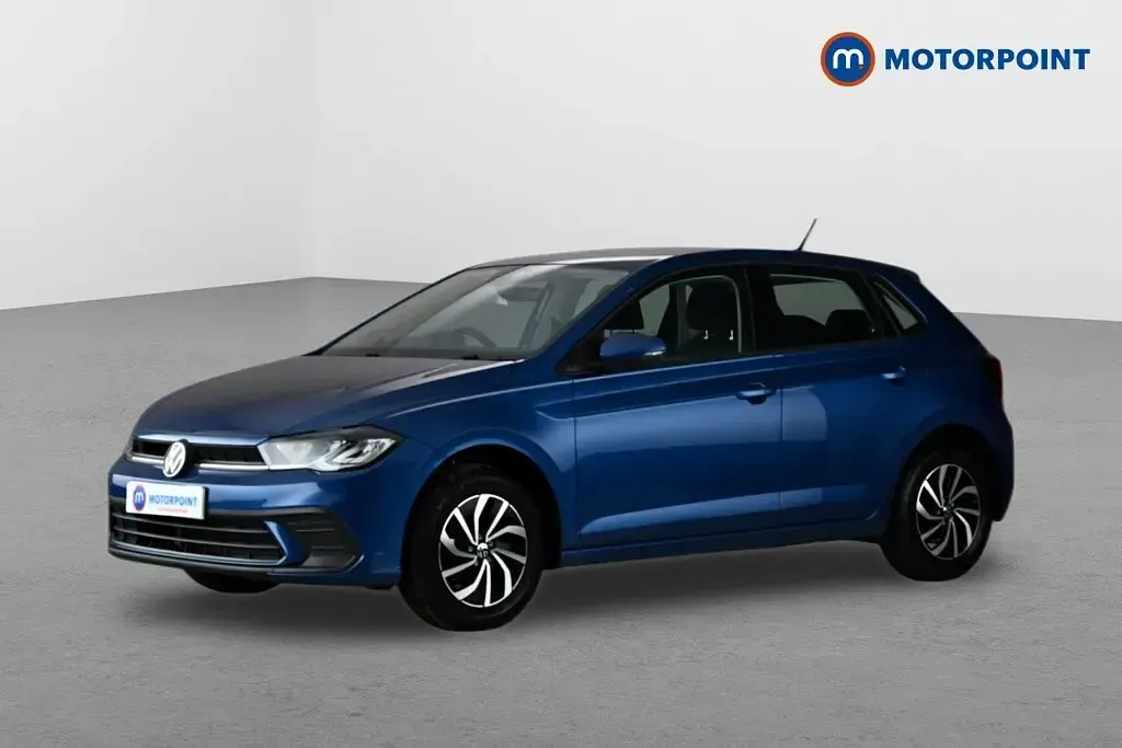 Begagnad VW Polo Life 2024 Blå Halvkombi