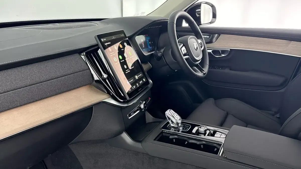 Used Volvo XC90 Plus 455 HP (334 kW) 2026 Silver SUV