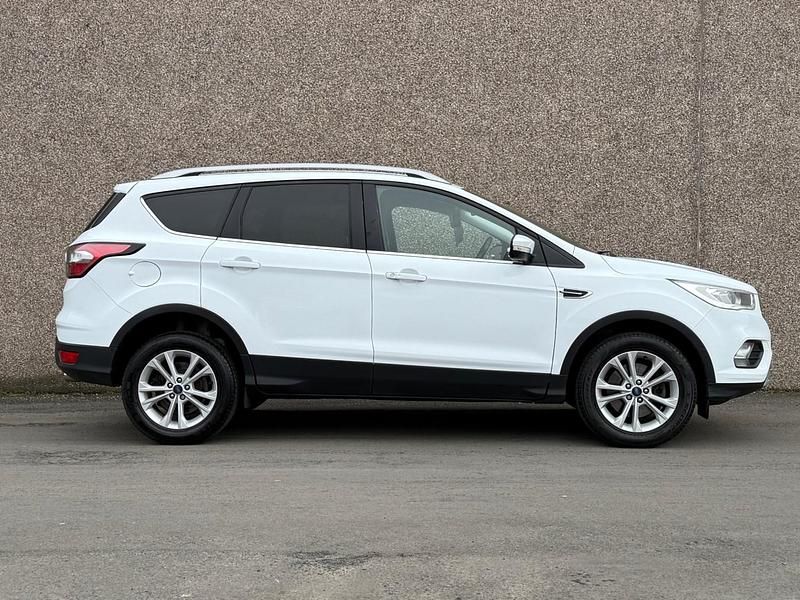 Used Ford Kuga Titanium 120 HP (88 kW) 2017 White SUV