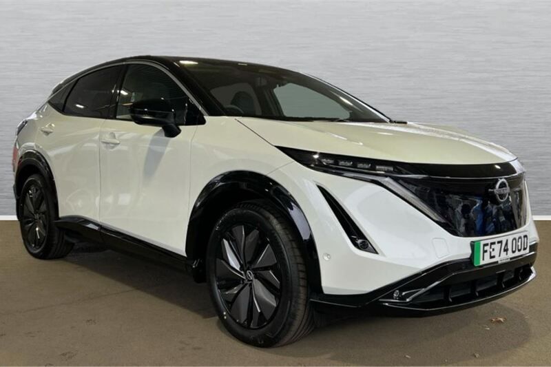 Two tone special white pearl/pearl black roof an Used 2024 Nissan Ariya Evolve SUV | £35,606 (Fair price) - Image 1/4