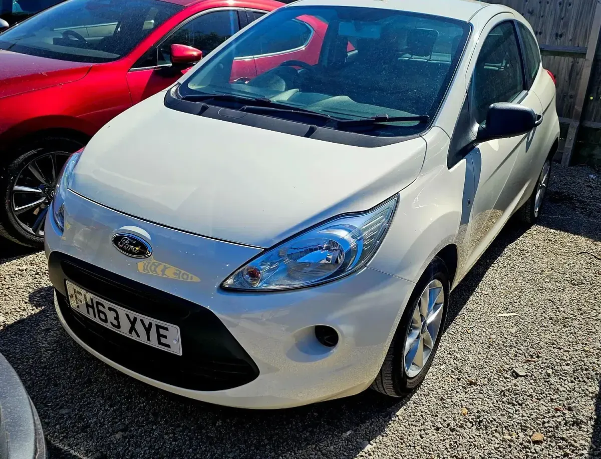 Used Ford Ka Studio 69 HP (50 kW) 2014 White Hatchback