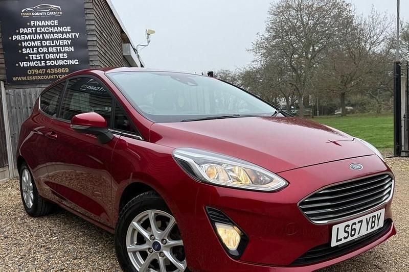 Used Ford Fiesta Zetec 70 HP (51 kW) 2017 Red Hatchback
