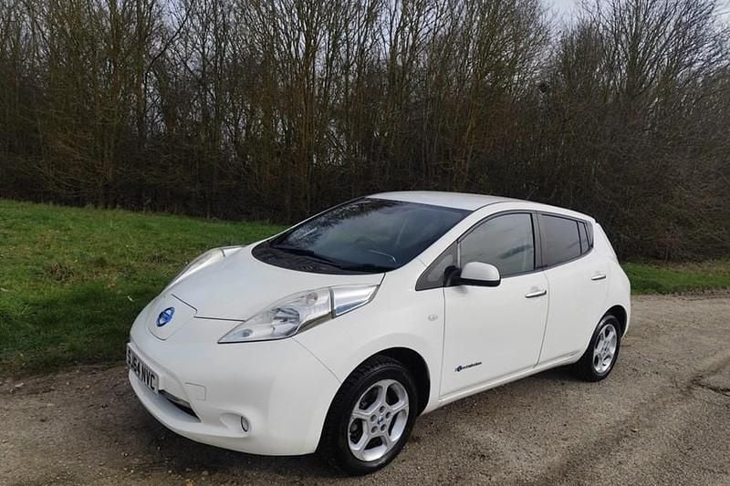 Used Nissan Leaf Acenta 80 kW (109 HP) 2014 White Hatchback