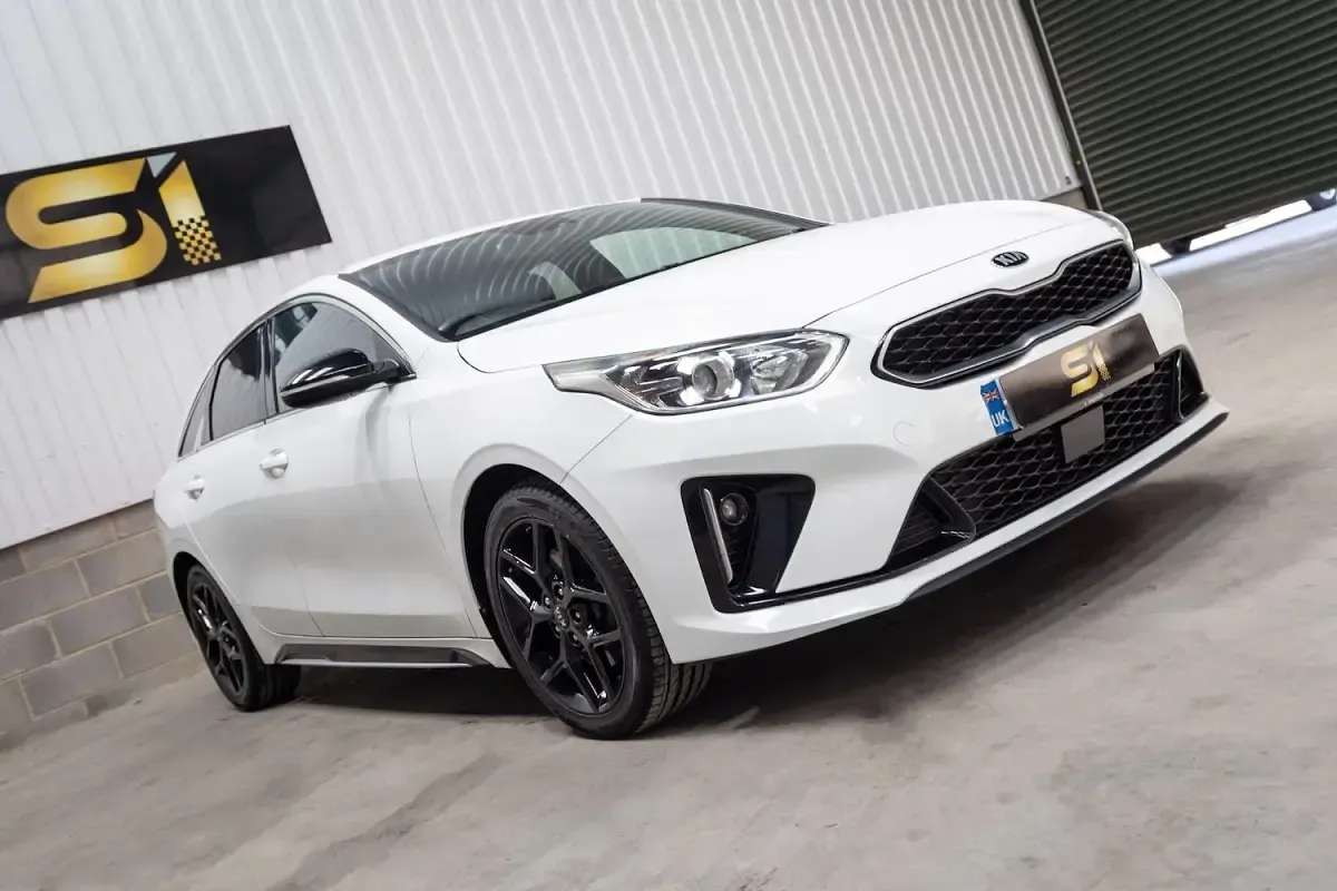 Used Kia ProCeed GT-Line 138 HP (101 kW) 2019 White Estate