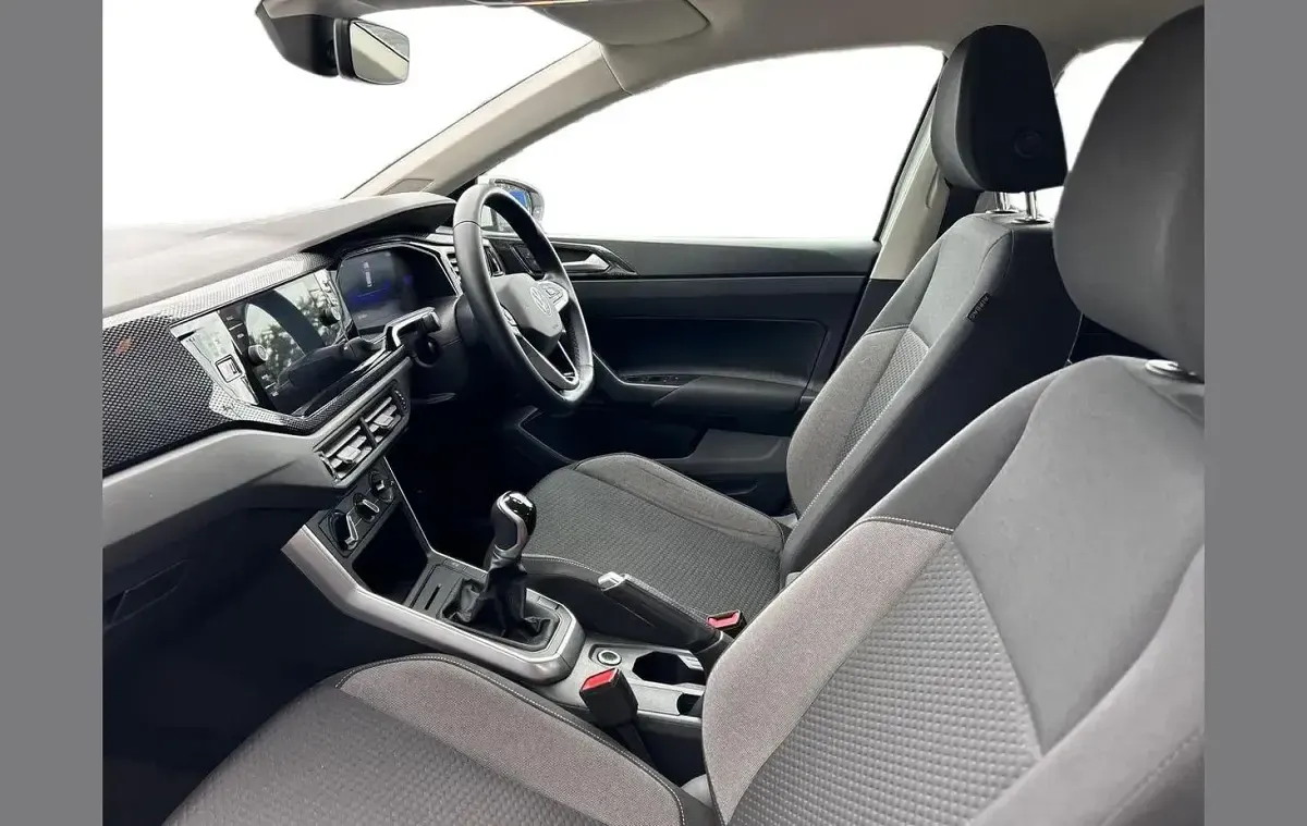 Used VW Polo Life 80 HP (58 kW) 2022 White Hatchback