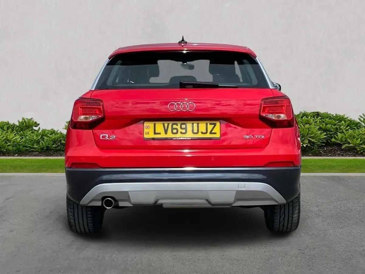 Begagnad Audi Q2 Sport 116 HK (85 kW) 2019 Röd SUV