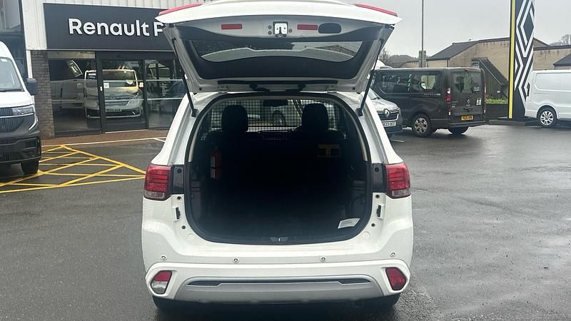 Used Mitsubishi Outlander P-HEV 221 HP (162 kW) 2021 Estate