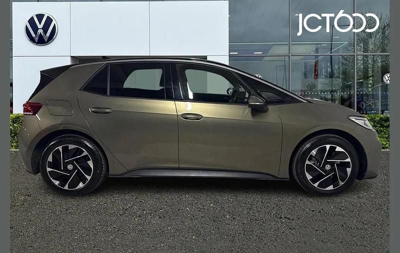 Used VW ID.3 Pro 147 kW (200 HP) 2025 Green Hatchback