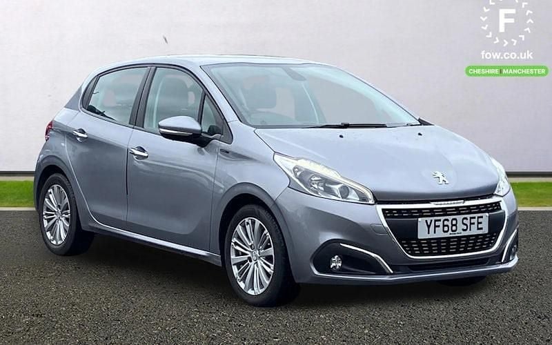 Używany Peugeot 208 Signature Sky 82 KM (60 kW) 2018 Hatchback
