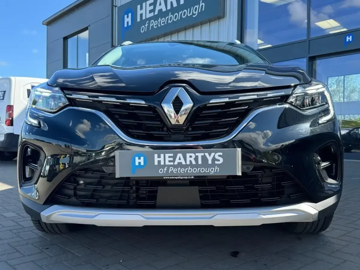 Used Renault Captur Techno 160 HP (117 kW) 2023 Black SUV