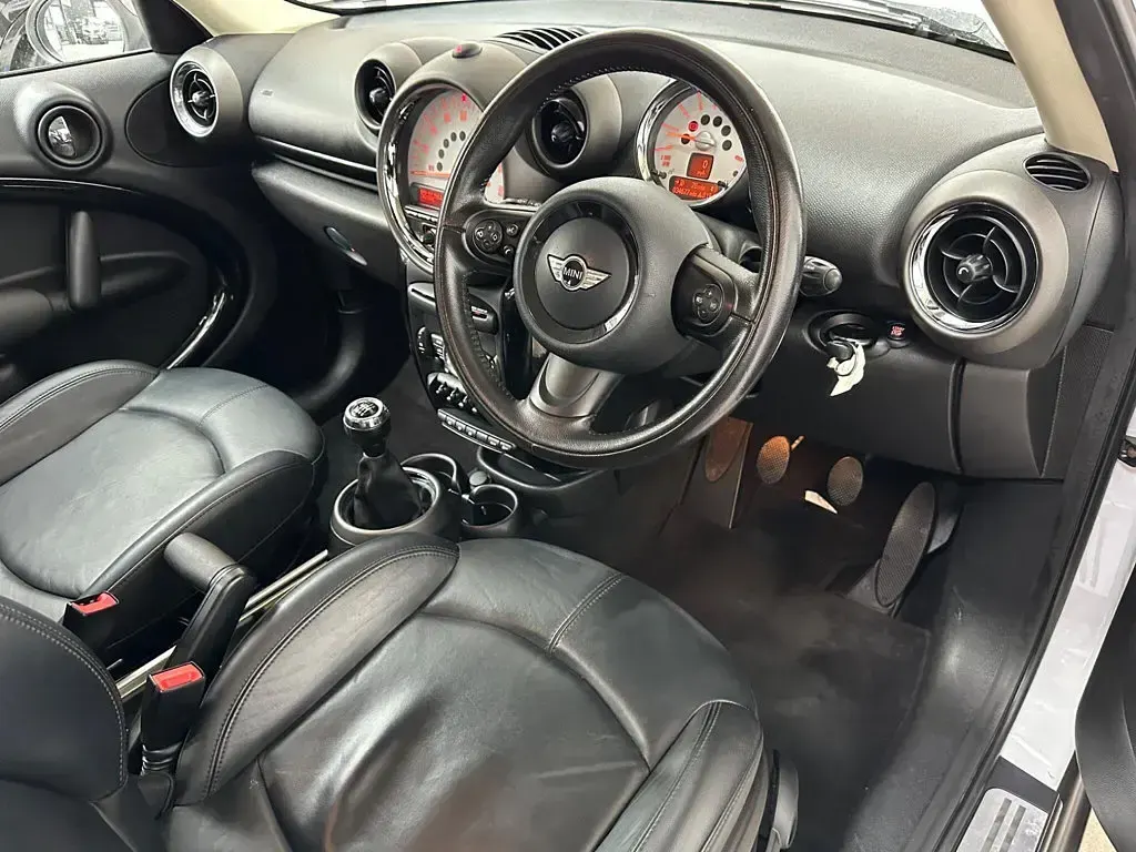 Used Mini Cooper Countryman 122 HP (89 kW) 2011 White SUV