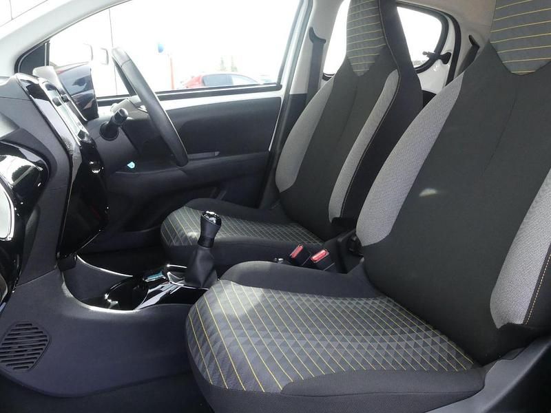 Used Peugeot 108 Collection 71 HP (52 kW) 2021 White Hatchback