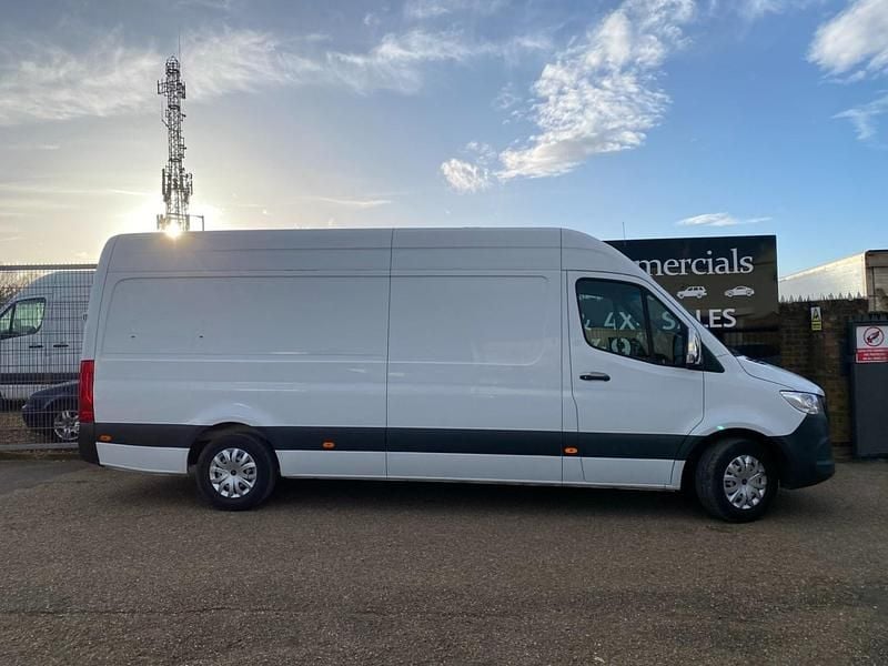 Used Mercedes Sprinter 143 HP (105 kW) 2019 White Van