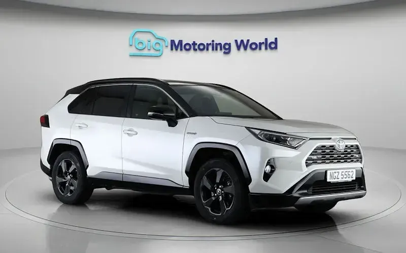 Usado Toyota RAV4 218 HP (160 kW) 2023 SUV