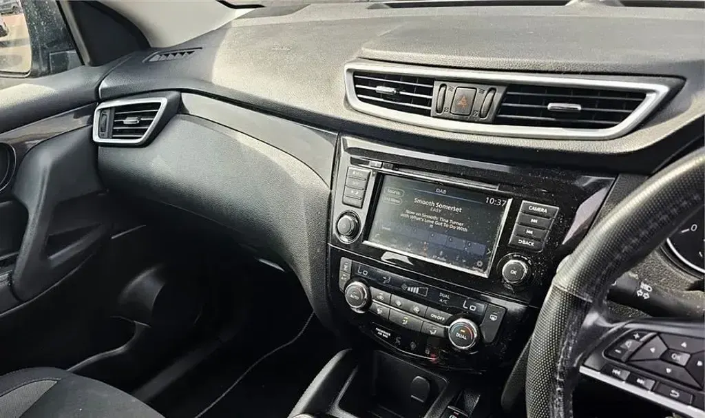 Used Nissan Qashqai Acenta Premium 115 HP (84 kW) 2019 Black SUV