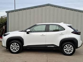 Used Toyota Yaris Hybrid 116 HP (85 kW) 2023 White Estate