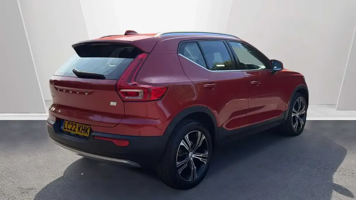 Used Volvo XC40 Inscription 262 HP (192 kW) 2021 Red SUV