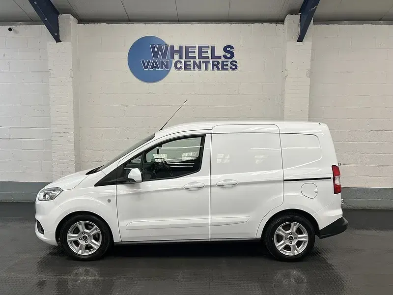Used Ford Transit Limited 100 HP (73 kW) 2022 White Van
