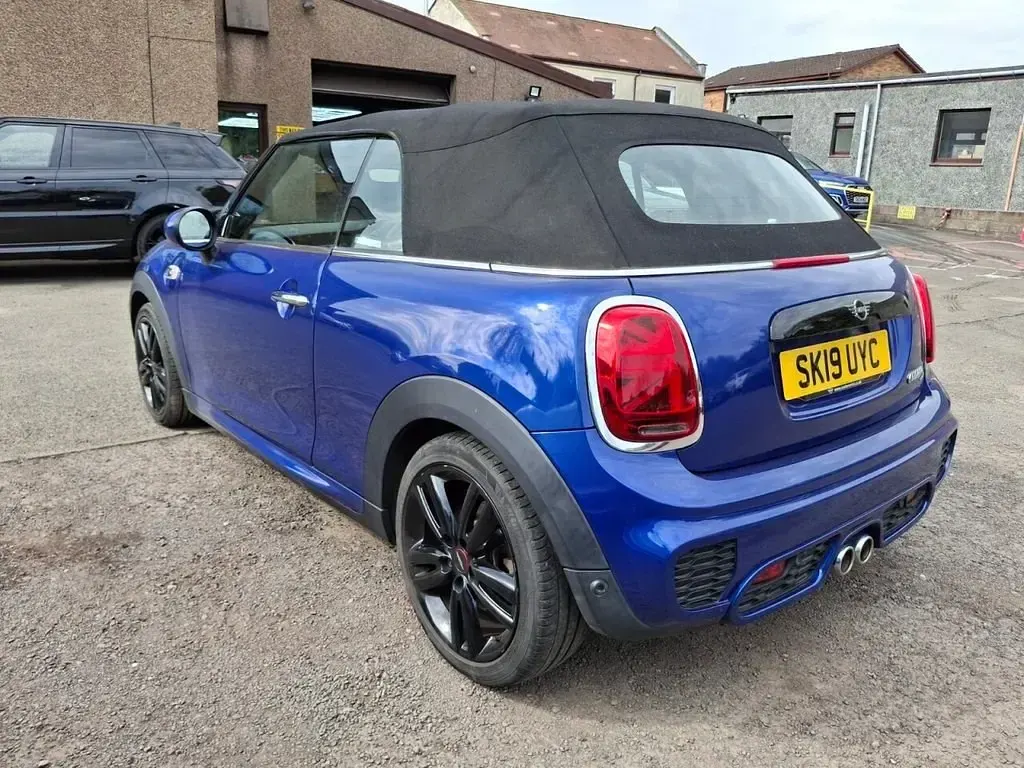 Usado Mini Cooper S Cabriolet Sport 192 CV (141 kW) 2019 Azul Descapotable