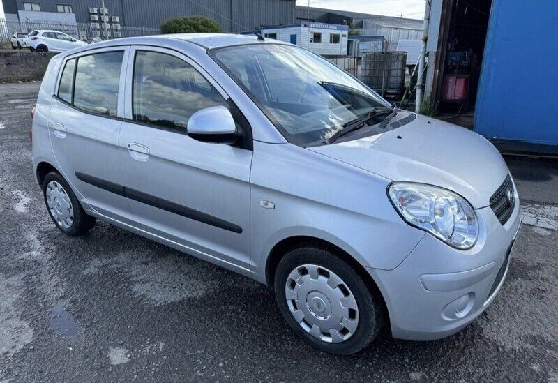 Silver Used 2010 Kia Picanto Hatchback | £1,940 (Fair price) - Image 1/4