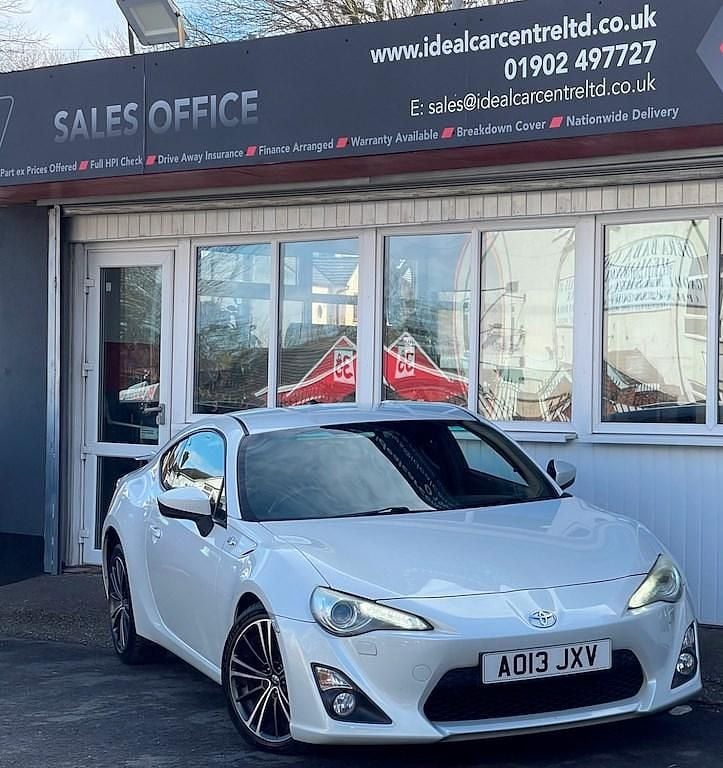 Used Toyota GT86 GT 200 HP (147 kW) 2013 White Coupe