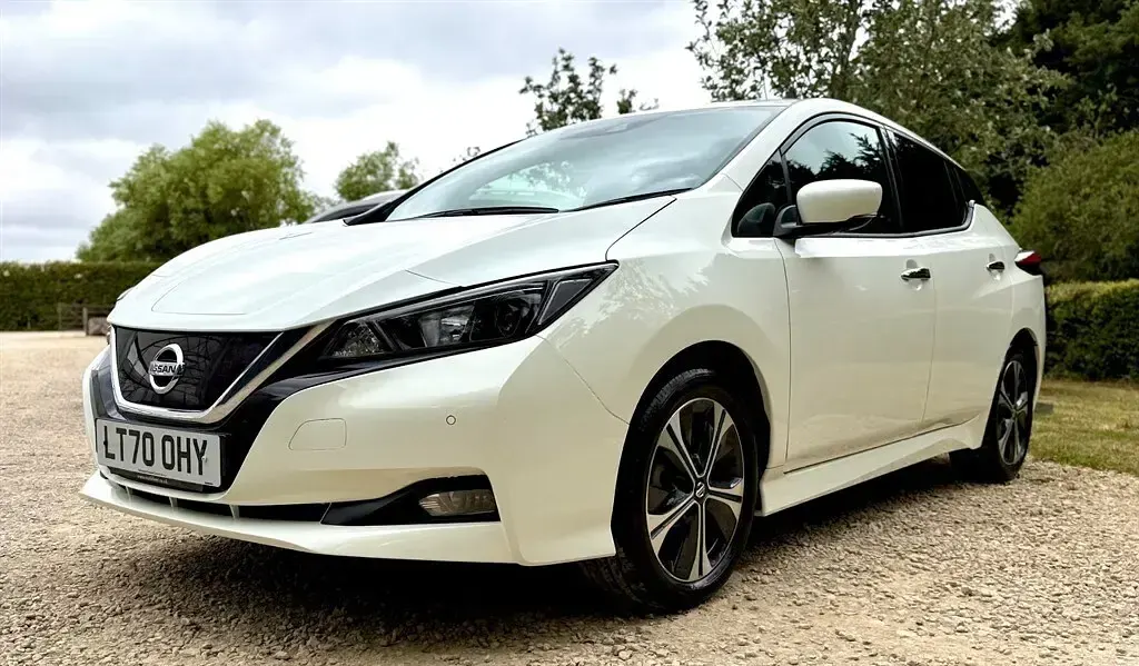 Used Nissan Leaf N-Connecta 110 kW (150 HP) 2020 White Hatchback