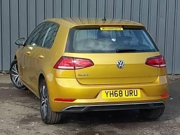 Used VW Golf VII SE 115 HP (84 kW) 2018 Yellow Hatchback