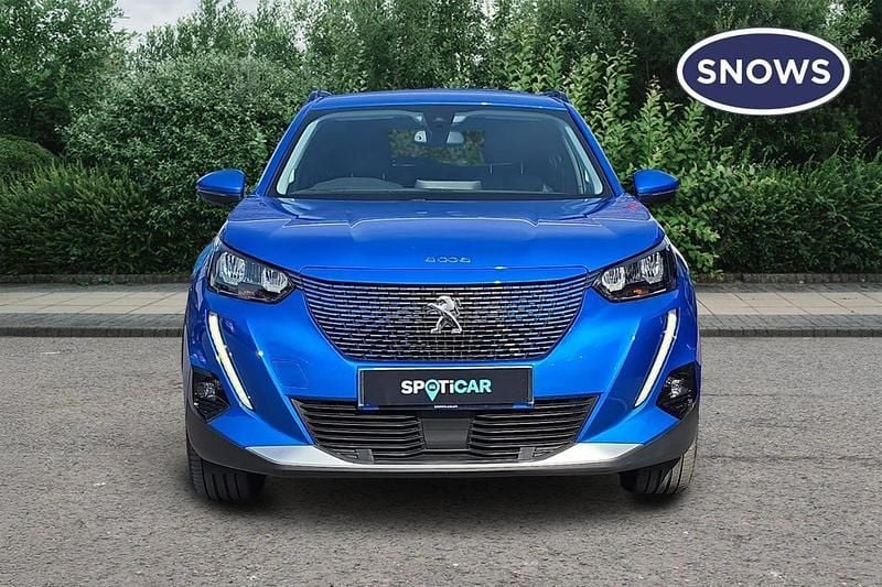 Used Peugeot e-2008 Allure Premium 100 kW (136 HP) 2022 Vertigo blue SUV