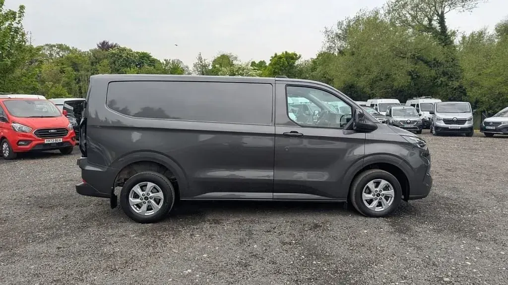 Usado Ford Transit Custom Limited 136 CV (100 kW) 2024 Gris Van