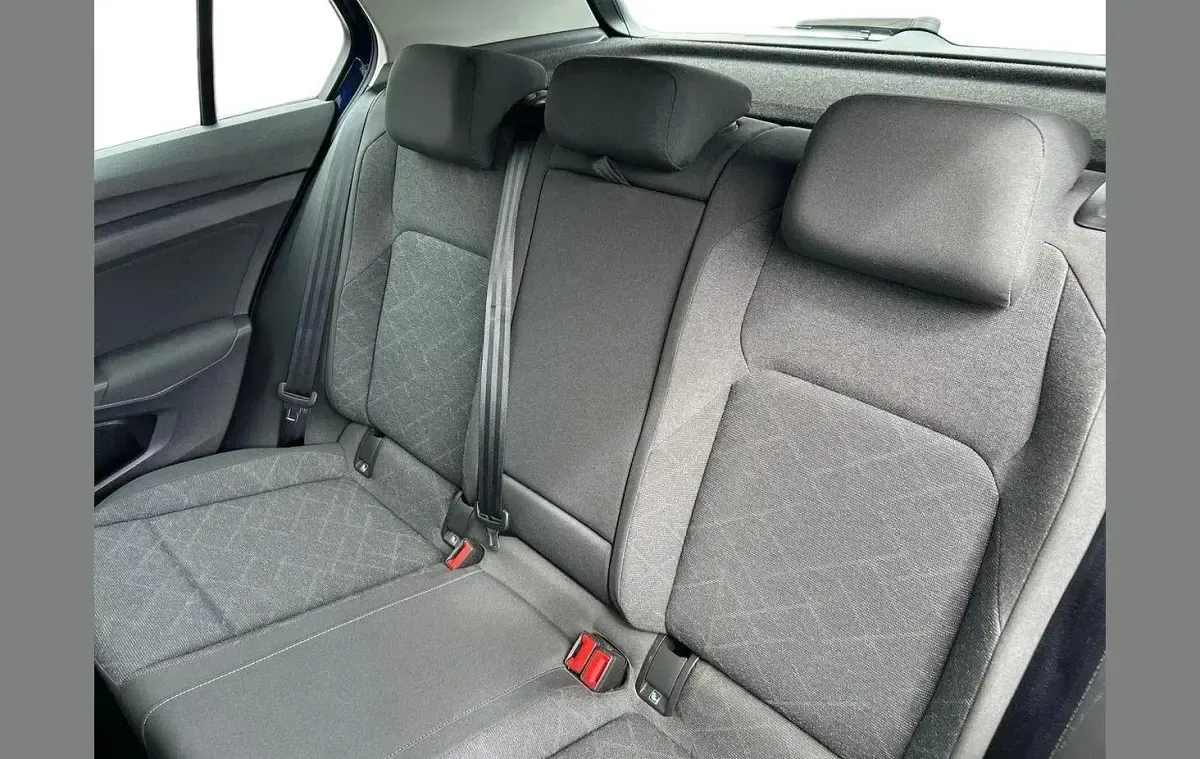 Used VW Golf VIII Life 110 HP (80 kW) 2021 Blue Hatchback