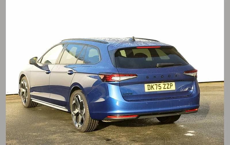 New Skoda Superb SportLine 261 HP (191 kW) 2025 Cobalt blue metallic Estate