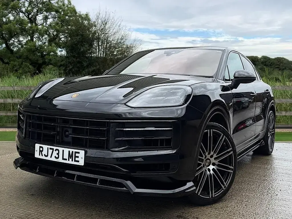 Used Porsche Cayenne 353 HP (259 kW) 2023 Black SUV