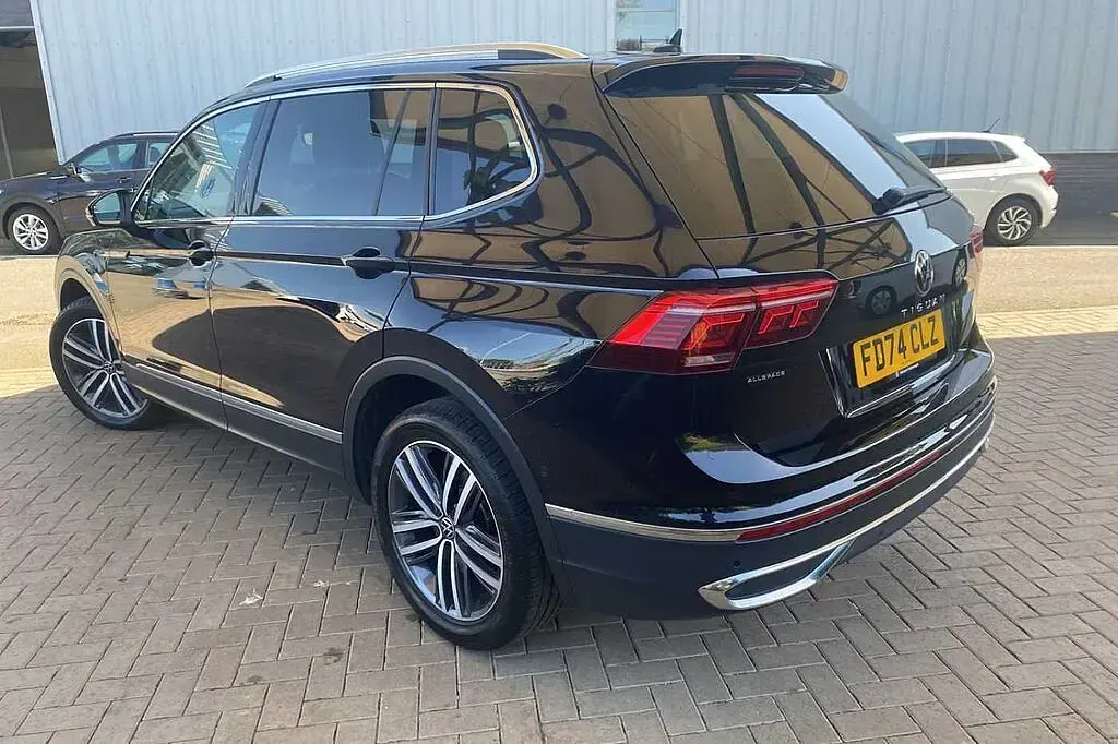 Used VW Tiguan Allspace Elegance 150 HP (110 kW) 2024 Black SUV