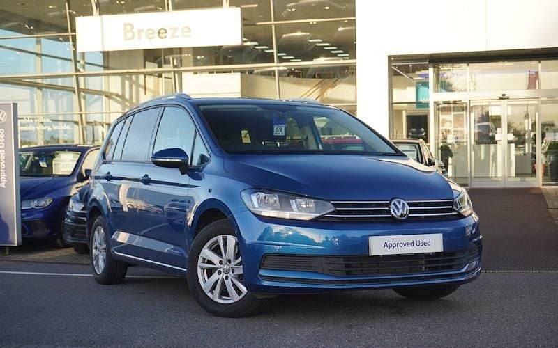 Used 2023 VW Touran SE MPV | £23,290 (Good price) - Image 1/4