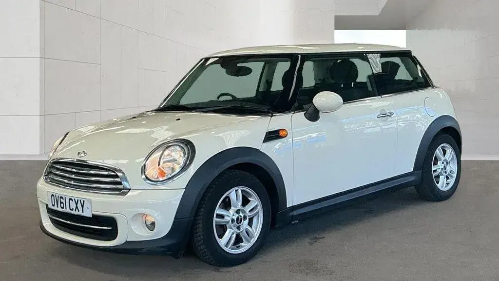 Used Mini Cooper Hatch 2011 White Hatchback