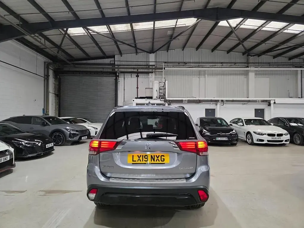 Used Mitsubishi Outlander 150 HP (110 kW) 2019 Grey SUV