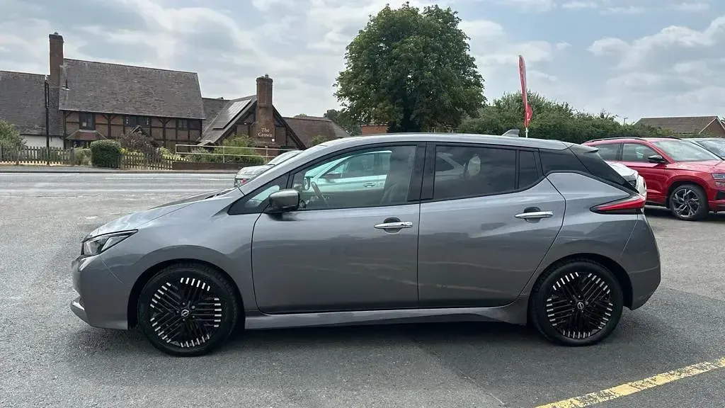 Used Nissan Leaf N-Connecta 41 kW (56 HP) 2023 Hatchback