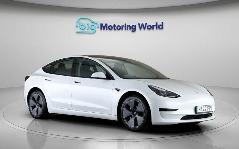 White Used 2021 Tesla Model 3 Standard Range Sedan | £16,000 (Fair price) - Image 1/4