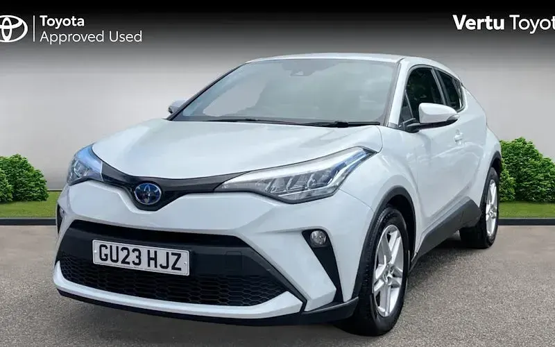 Used Toyota C-HR 122 HP (89 kW) 2023 White SUV